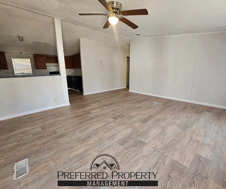 Building Photo - 1422 FM 706 #8