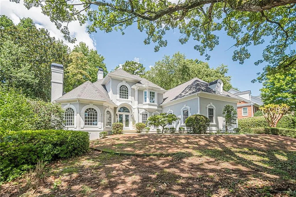 5 bed, 4.5 bath, 5000 sqft, $6,000 — Photo 2
