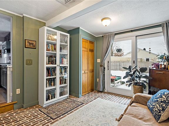 3rd image of 48 Rowe Ave