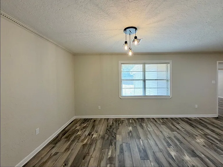 2712 NW Hilltop Dr — Photo 6