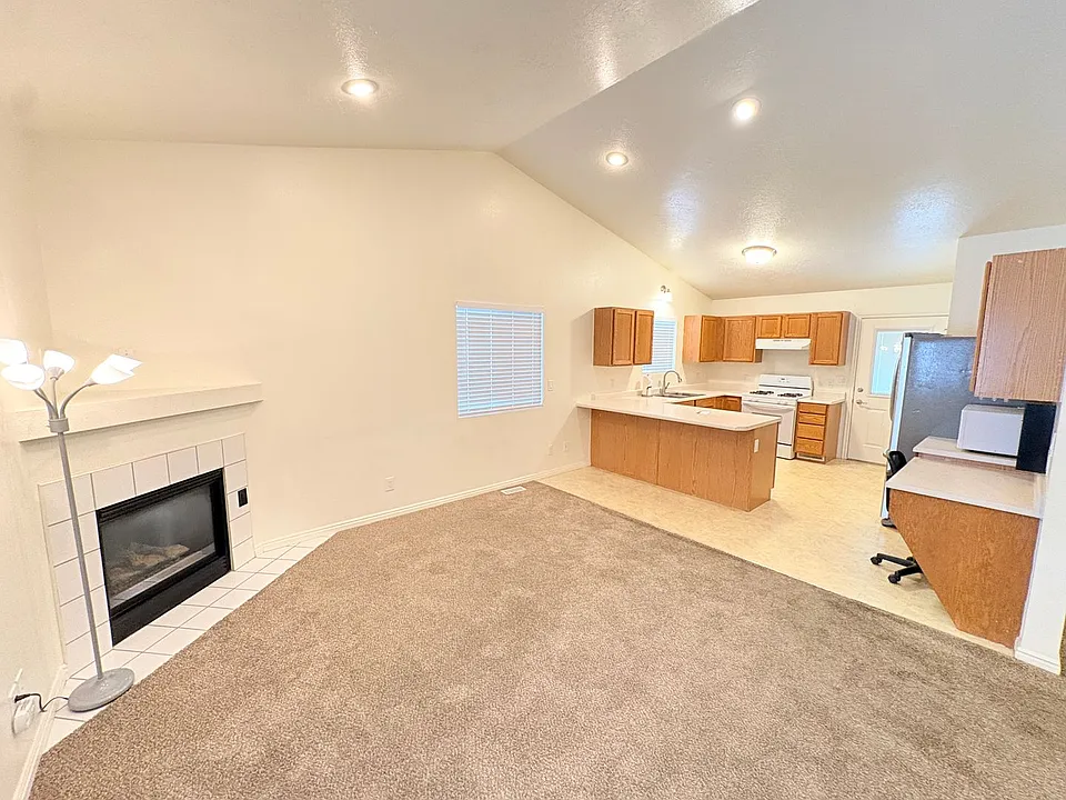 334 W Mountain View Dr