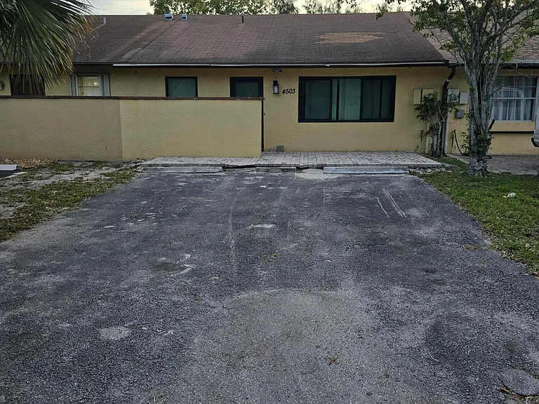 4503 NW 6th Ave — Photo 21