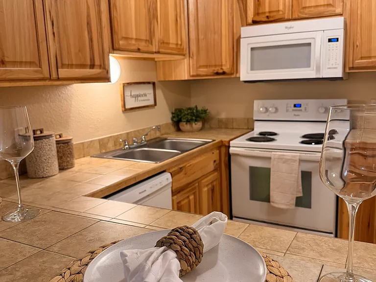 Evergreen Garden Apartments — Photo 4