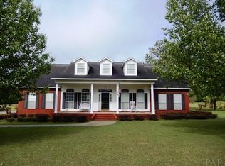812 Whippoorwill Ln, Atmore, AL 36502