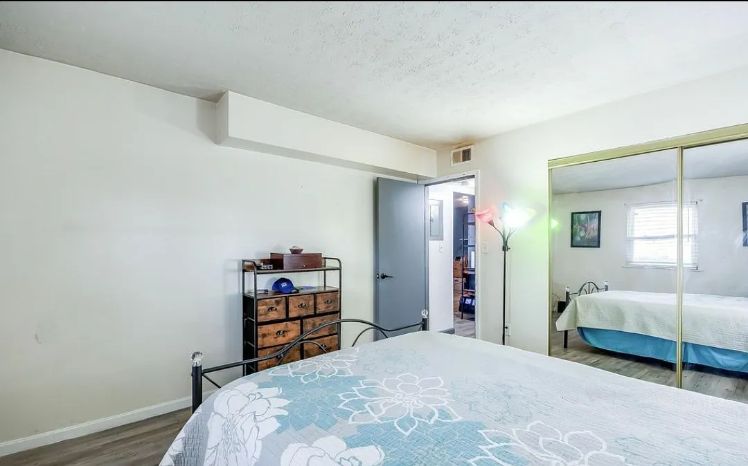 3504 Lodge Ln — Photo 4