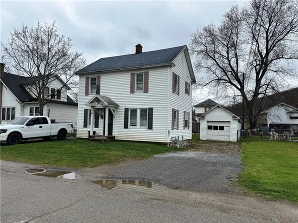 14 Elmwood Ave, Bradford, PA 16701