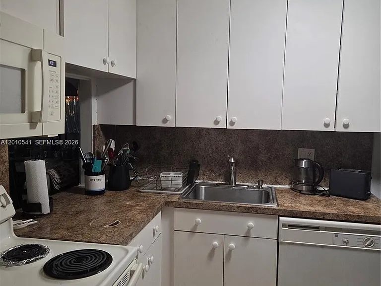 1817 S Ocean Dr #325 — Photo 20