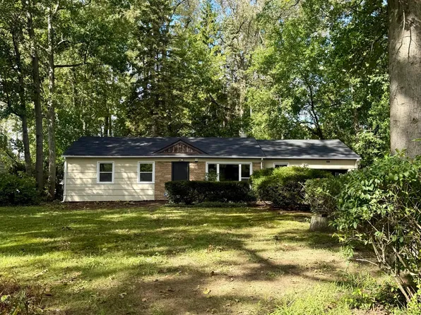 5045 Fairgreen Dr, Toledo, OH 43613