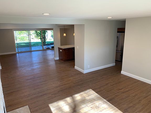 2nd image of 2702 Washington Ave