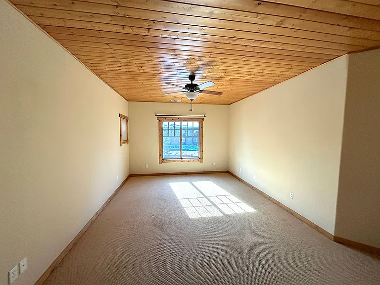 11357 Brockway Rd — Photo 10