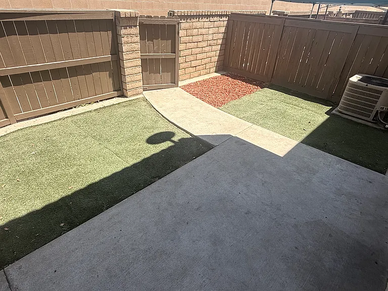 9208 Citrus Ave — Photo 2