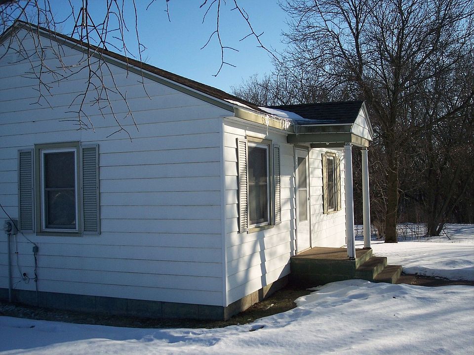 2nd image of 670 W 4th St