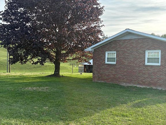 2nd image of 1068 Groves Rd
