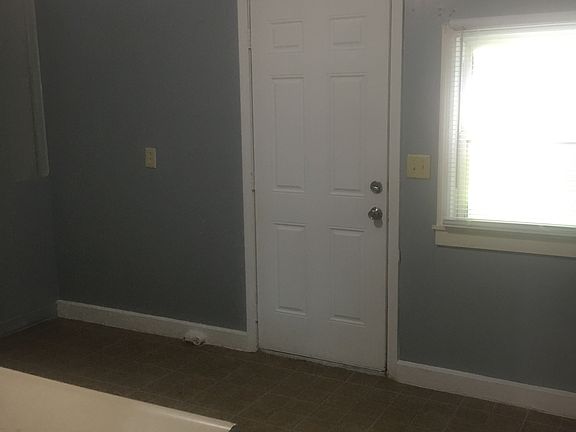 4th image of 802 Steele Ave