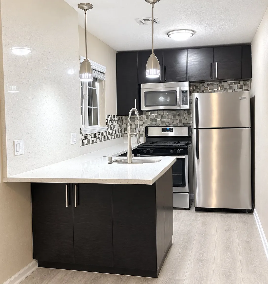 Westbridge - 2BR/1BA Apartment (Walking Distance to Pittsburg University) — Photo 2