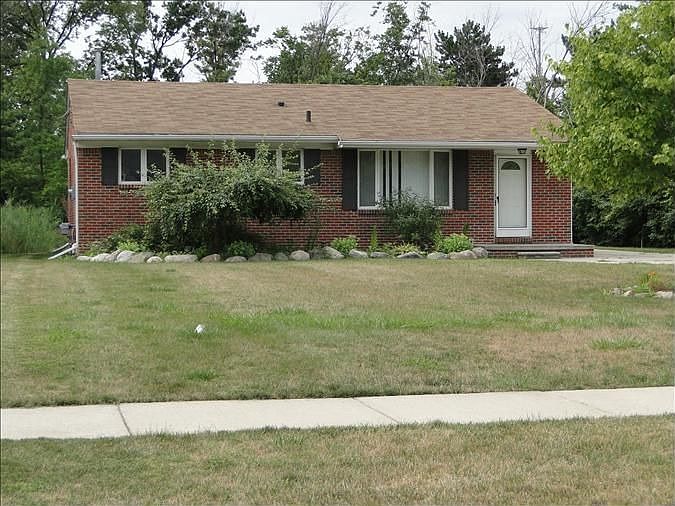 2nd image of 779 W Woodside Ave