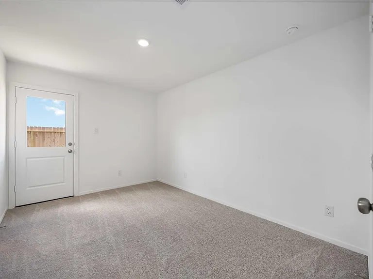 385 Lucia Way — Photo 16