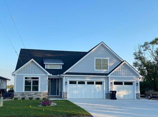 8176 Woodland Shore Dr, Brighton, MI 48114