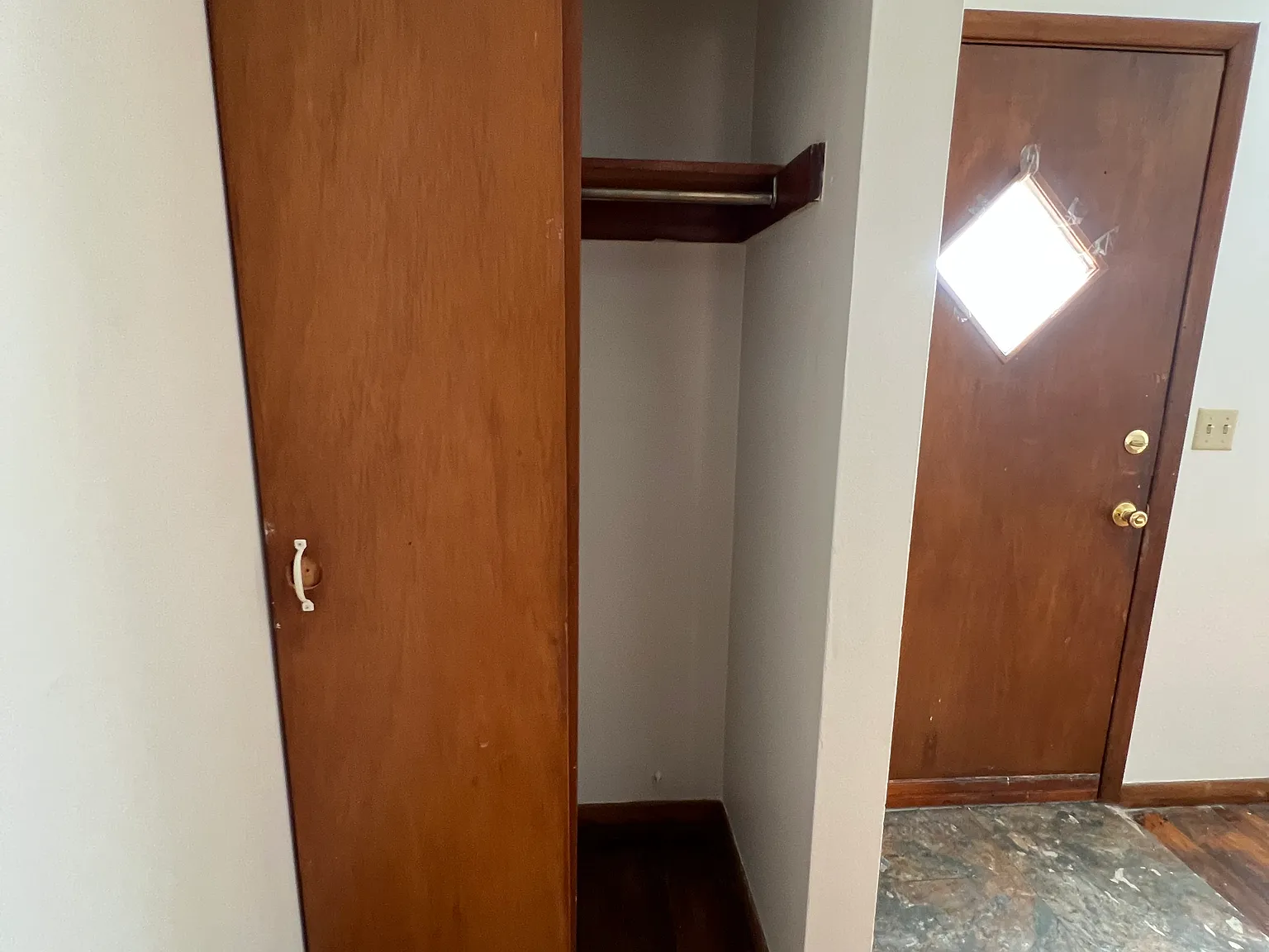2 bed, 832 sqft, $1,200 — Photo 3