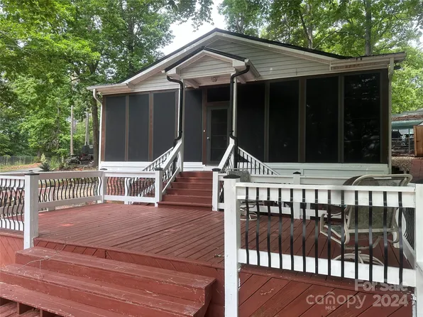 278/280 Lake Tillery Trl #2 & D1, Mount Gilead, NC 27306