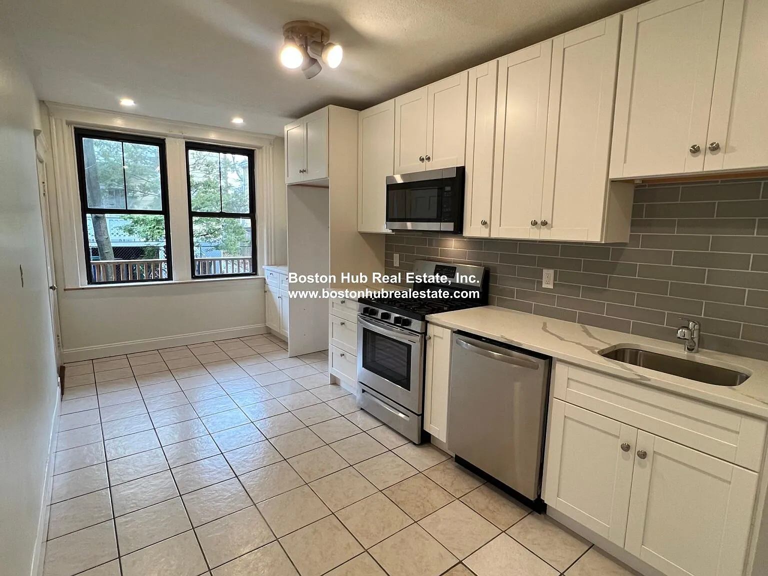 2 bed, 1100 sqft, $2,600 — Photo 3
