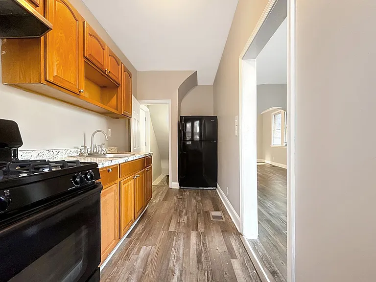 2525 W Cold Spring Ln — Photo 10