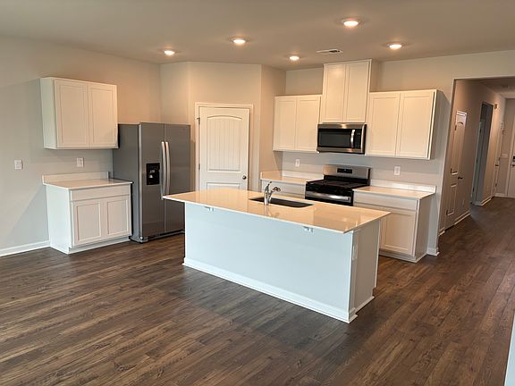 2nd image of 7067 Penny Ln