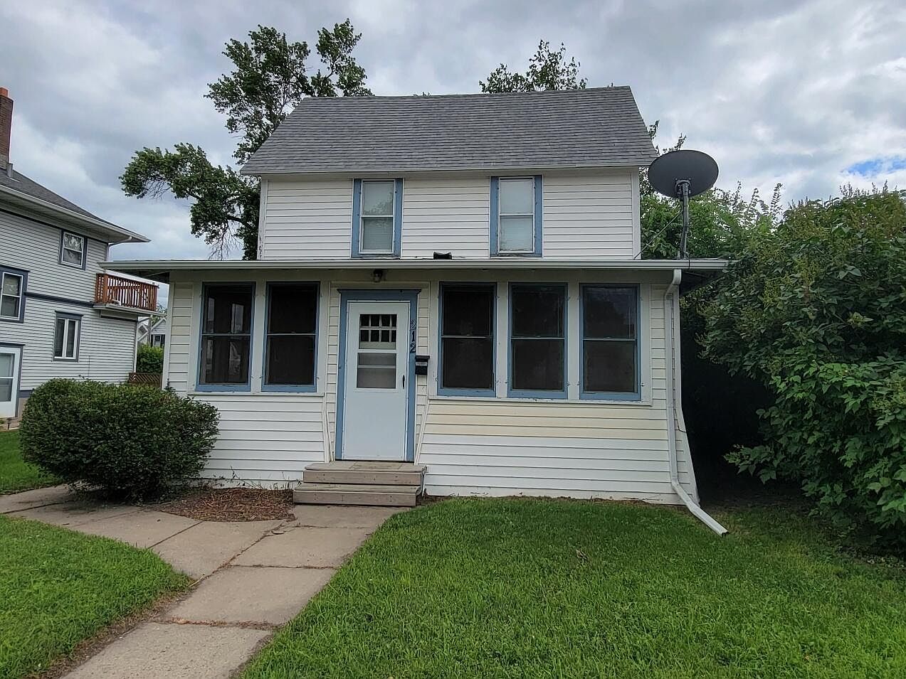 212 8th Ave NE, Aberdeen City, SD 57401 Zillow