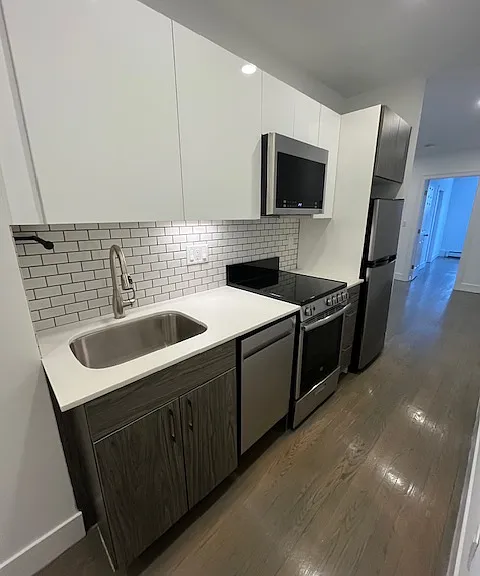 Joy St — Photo 1