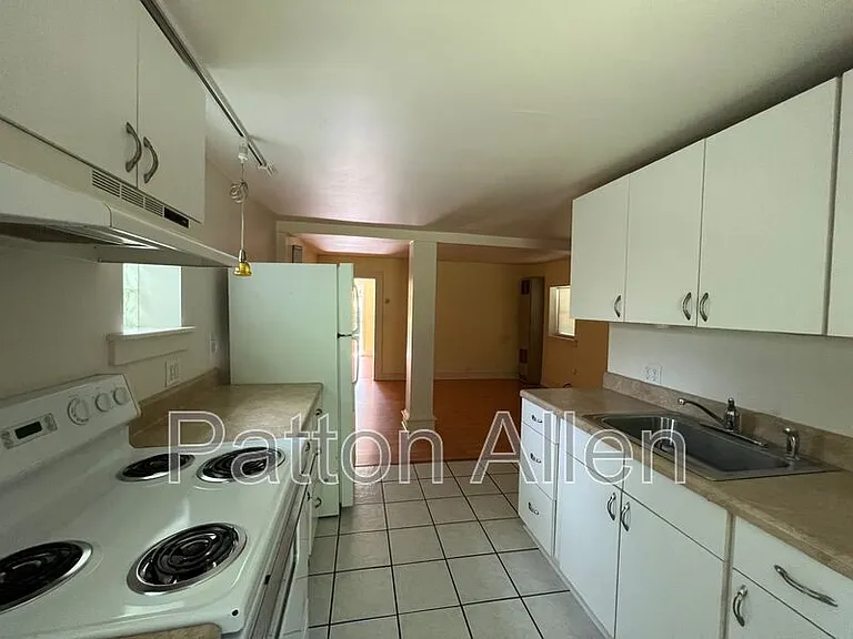 10 Miller Rd E #B — Photo 9