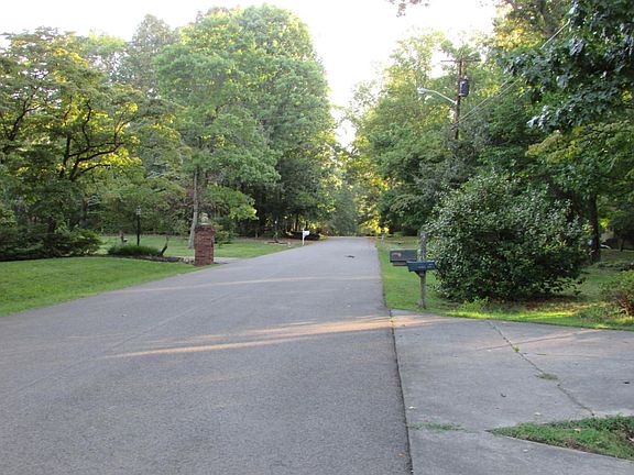 4th image of 5239 Mountaincrest Dr