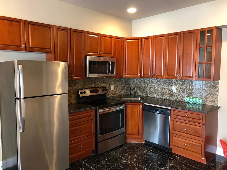921 Ridge Ave #3A — Photo 3