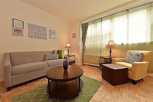 Sold by R New York | media 2