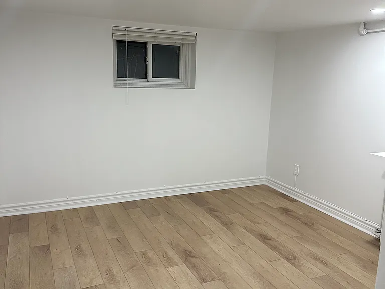 105 Sandown Ave #BASEMENT — Photo 7