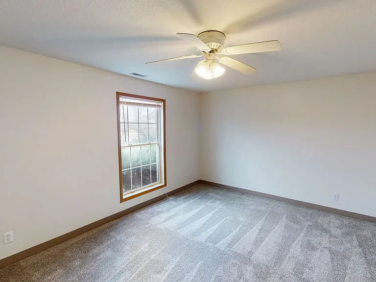 1327 Walton Dr — Photo 4
