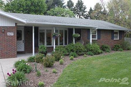 2nd image of 2427 Fountain Ln
