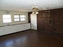 3rd image of 1517 Hillcrest Dr