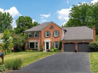 8006 Hunters Ridge Dr, West Chester, OH 45069