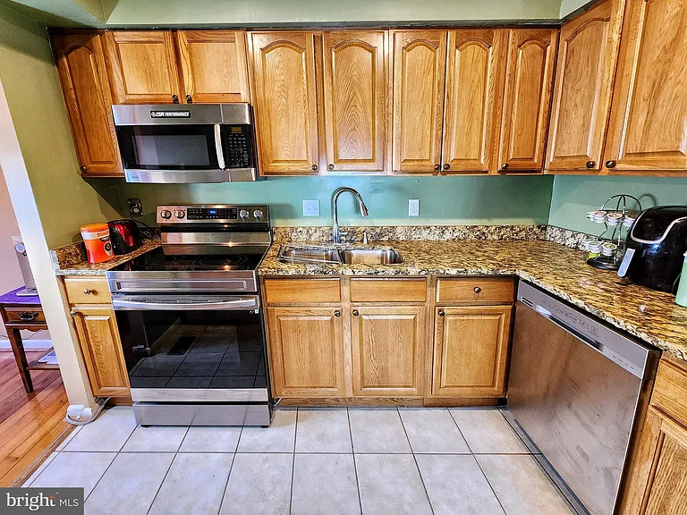 8245 Wycliffe Ct — Photo 12