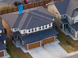 243 E Kinniburgh Rd, Chestermere, AB T1X0Y7