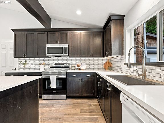 4th image of 43131 Valley Creek Ln