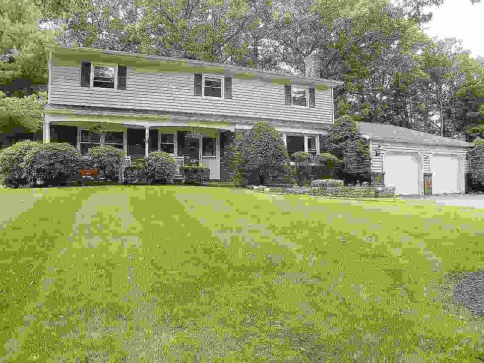 1st image of 18 Pebble Beach Dr