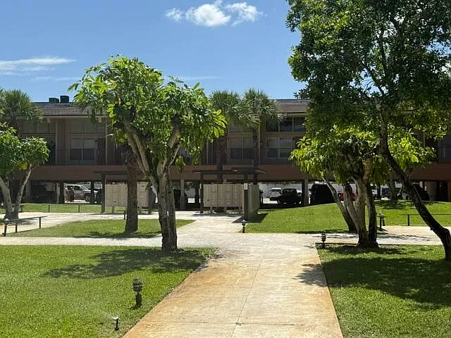 4141 NW 26th St