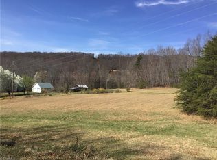 541 Woodville Rd, Mount Airy, NC 27030