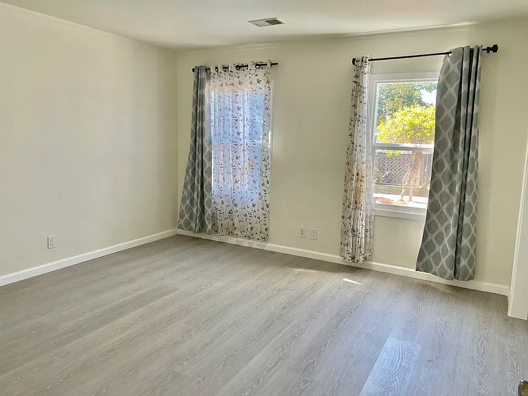 21421 Rizzo Ave — Photo 14