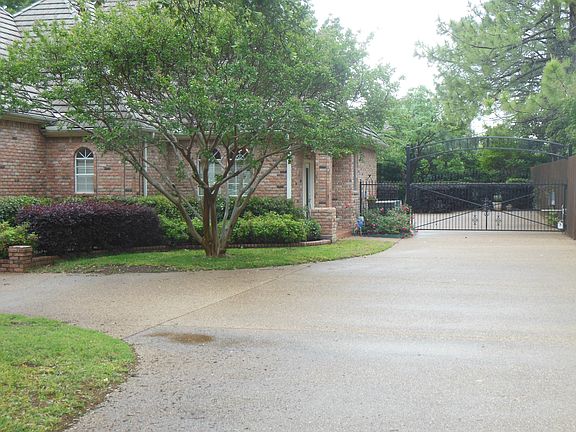 5th image of 2401 Danbury Dr