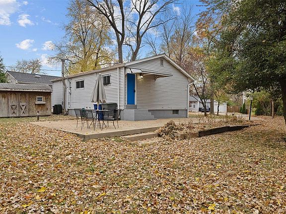 3rd image of 7131 Sutherland Ave
