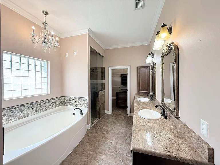 2610 Caldwell Cir — Photo 7