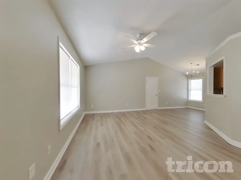 621 Southern Trace Xing — Photo 2