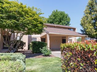 1004 SE Camelot Dr, Grants Pass, OR